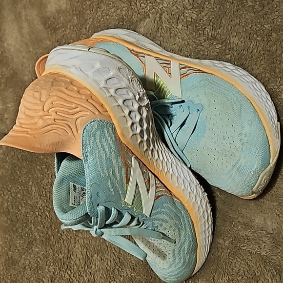 New Balance Fresh Foam 1080v10 - Picture 2 of 8